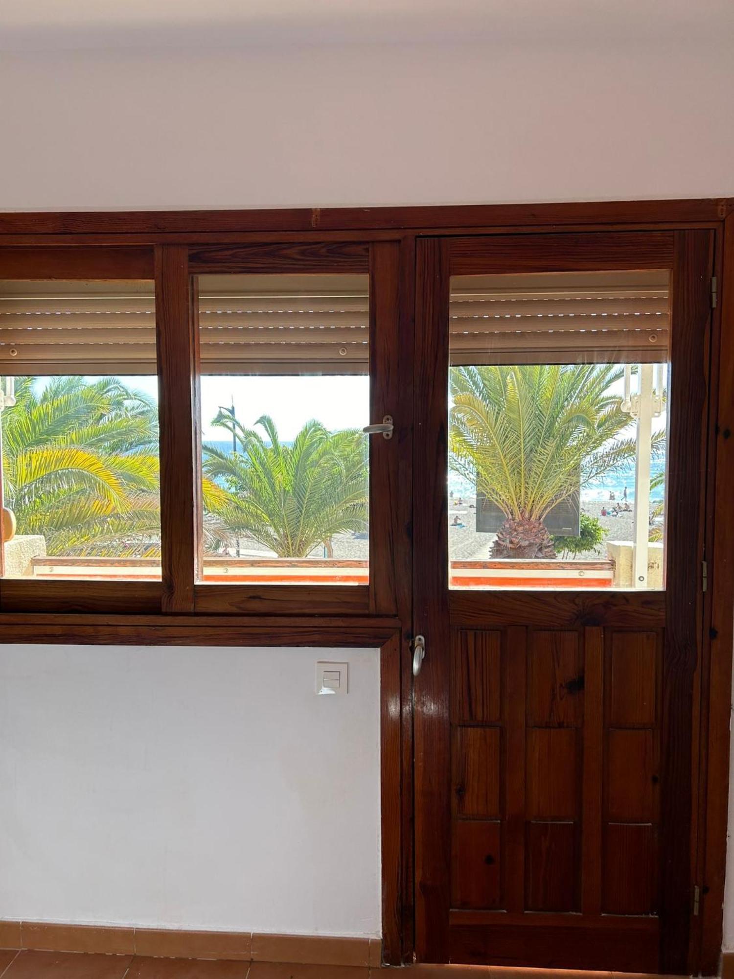 Prime Beachfront Location, Free Parking, Steps To The Sand Los Cristianos  Dış mekan fotoğraf