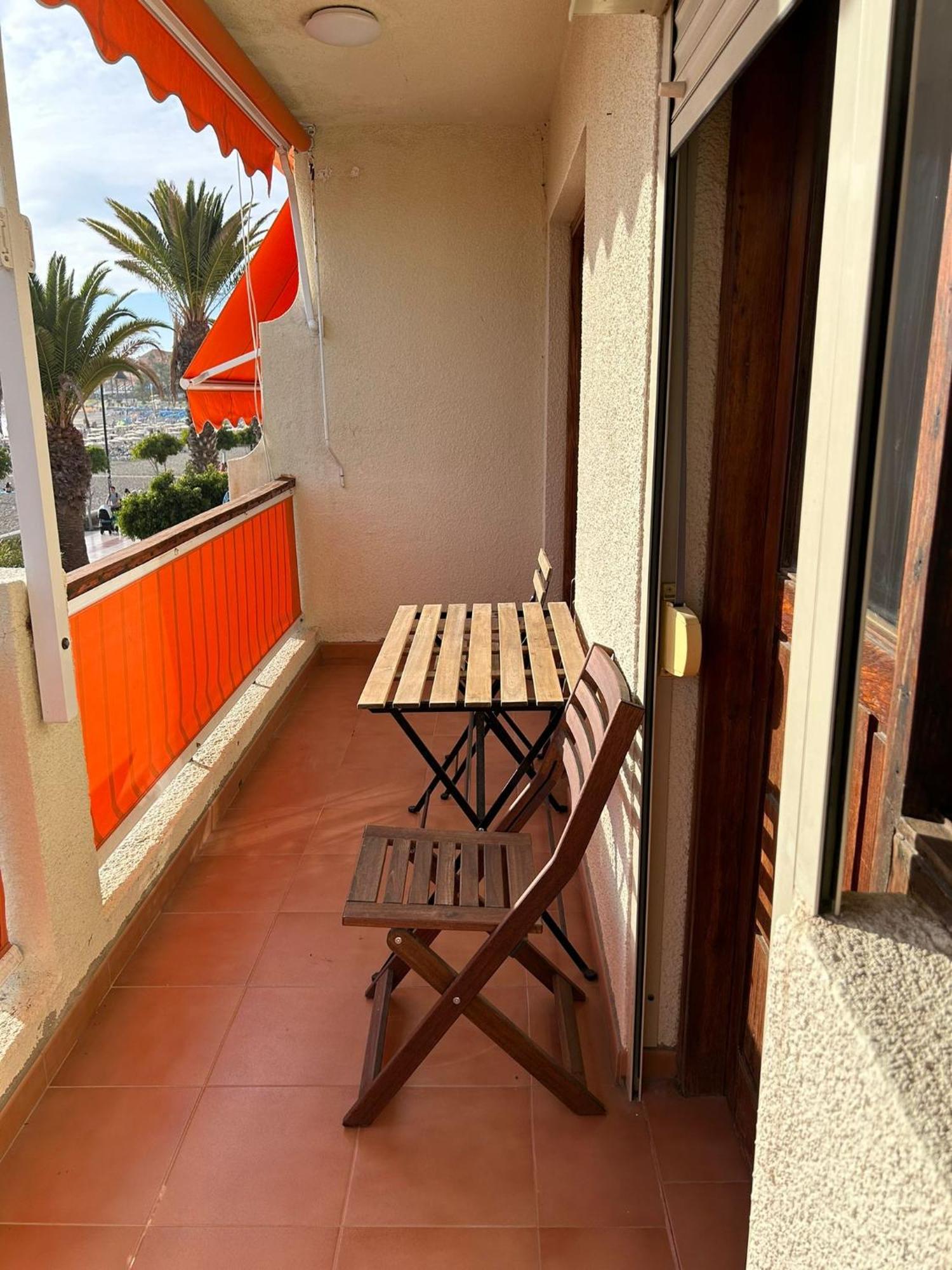 Prime Beachfront Location, Free Parking, Steps To The Sand Los Cristianos  Dış mekan fotoğraf
