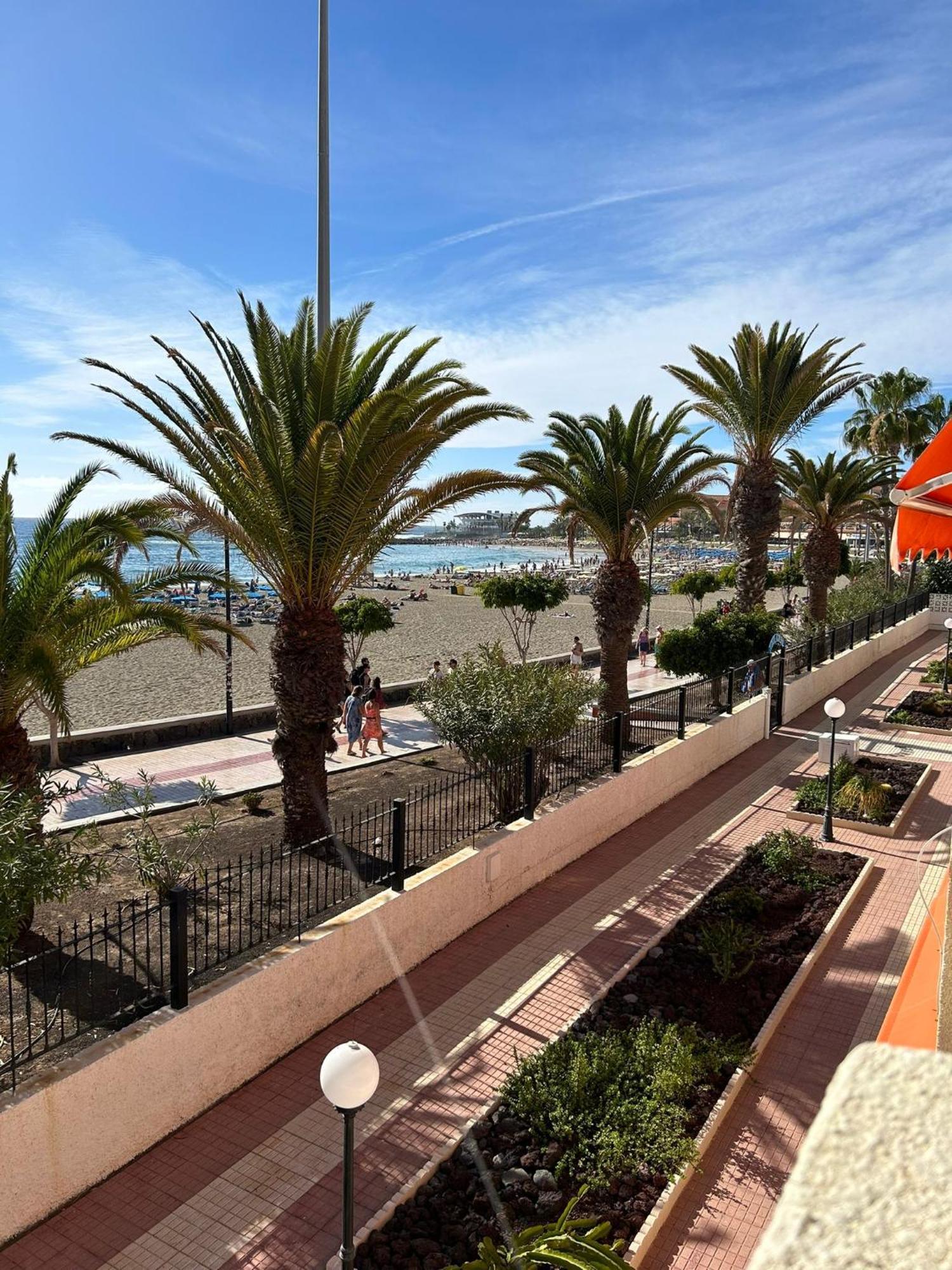 Prime Beachfront Location, Free Parking, Steps To The Sand Los Cristianos  Dış mekan fotoğraf